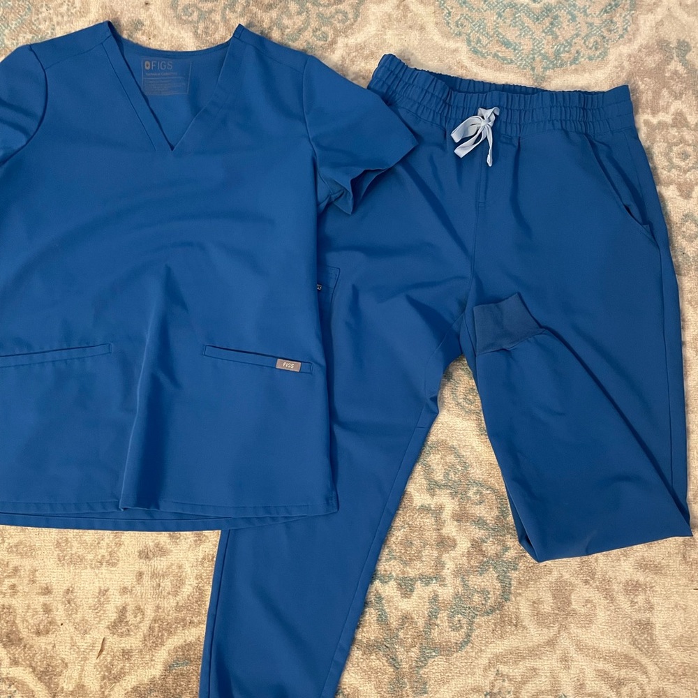 Figs scrubs